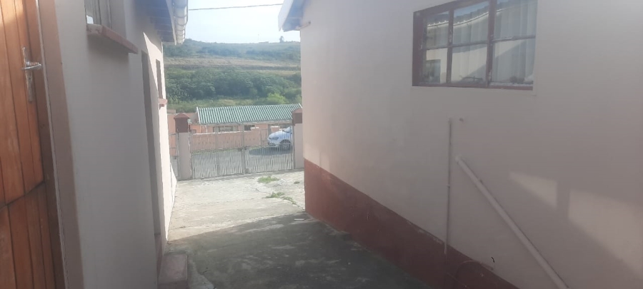 5 Bedroom Property for Sale in Mdantsane Eastern Cape